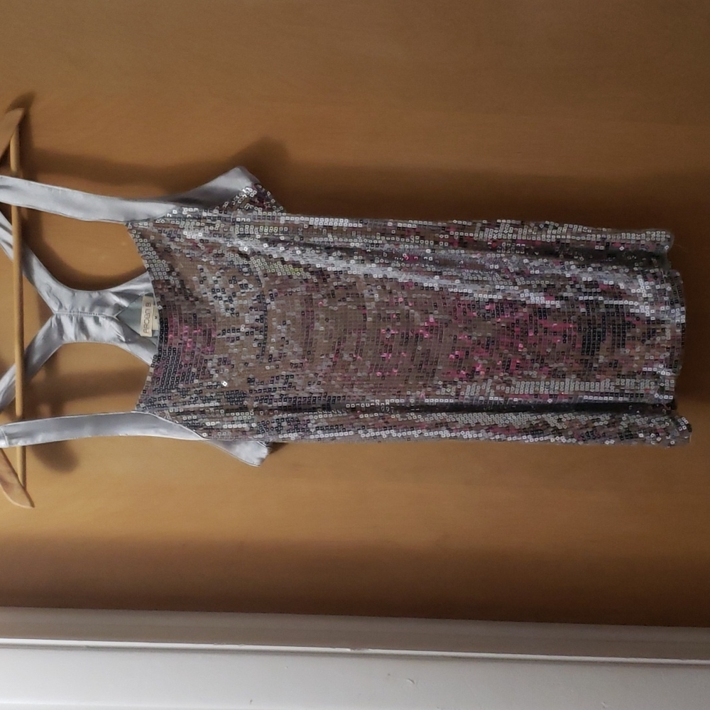 Silver sequins tank top Arden B. Size medium